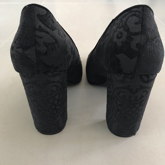 Nine West Tapestry Stacked Heel Pumps - Picture 6 of 8